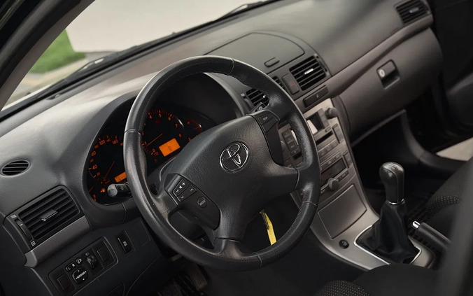 Toyota Avensis cena 24900 przebieg: 164500, rok produkcji 2007 z Sokółka małe 781